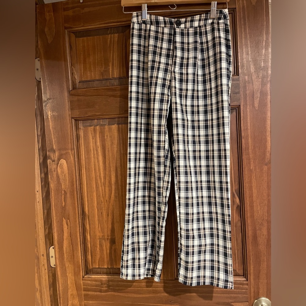Small plaid pants